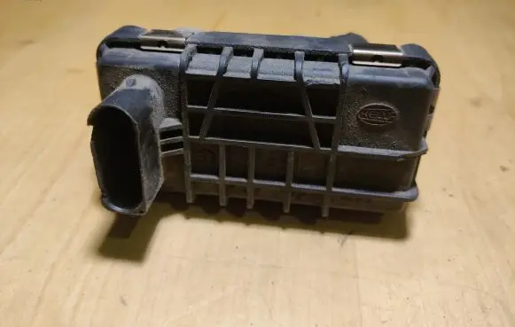 BMW X5 E70 Turbine electric control actuator 730314 6NW009228