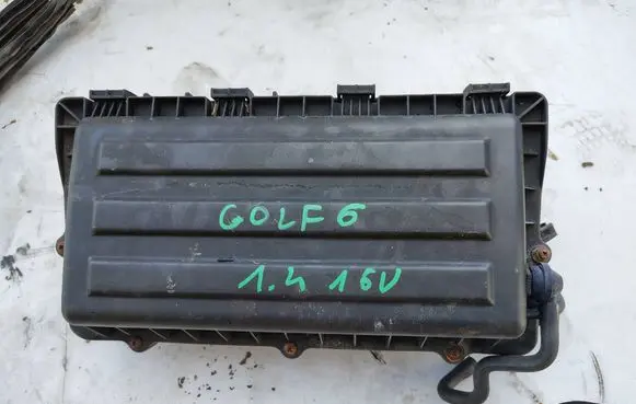 Volkswagen Golf VI Air filter box 036129611CD