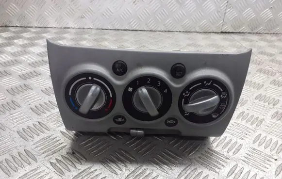 Suzuki Alto Interior fan control switch 