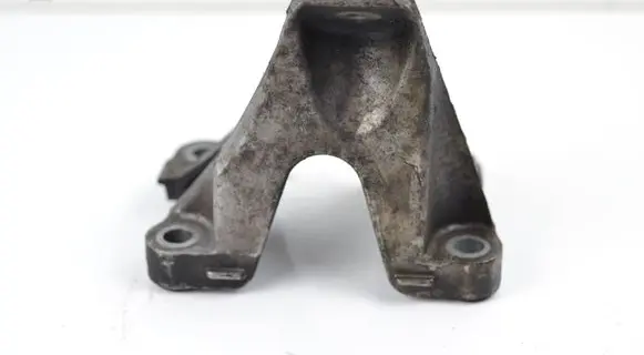 Audi A4 S4 B5 8D Engine mount bracket 8E0199307R M98612