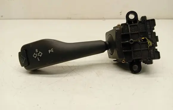 BMW 5 E39 Indicator stalk 8363668K 01104010