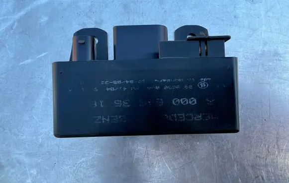 Mercedes-Benz S W220 Glow plug pre-heat relay 0285454032