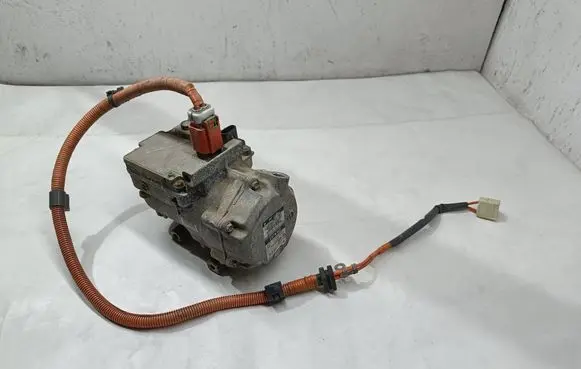 Lexus RX 330 - 350 - 400H Air conditioning (A/C) compressor (pump) 8837048021 0422000062 06J221176