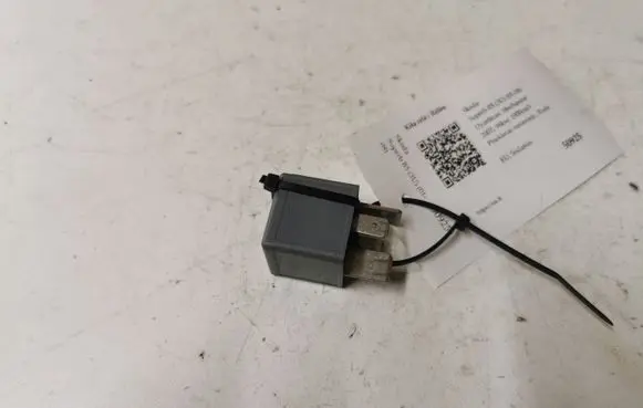 Skoda Superb B5 (3U) Other relay 8D0951253A