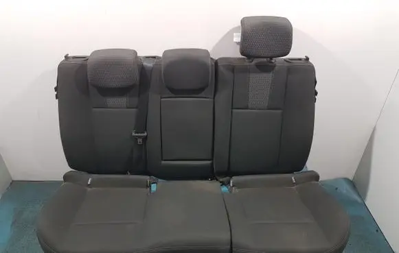 Renault Fluence Second row seats 