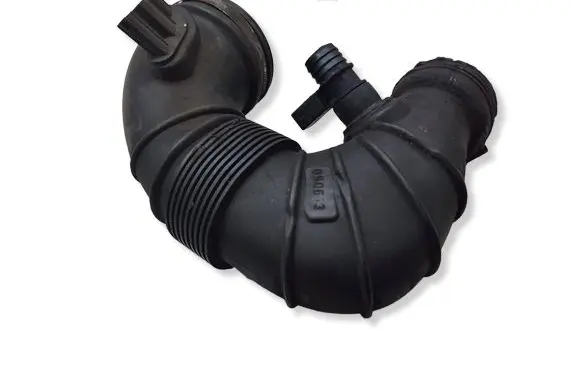 Mercedes-Benz E C207 W207 Turbo air intake inlet pipe/hose A6510900337