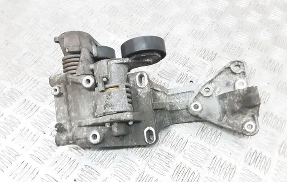 Volvo V50 Generator/alternator bracket 31251652