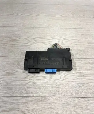 BMW 3 E92 E93 Comfort/convenience module 9177985 10681810 9177984
