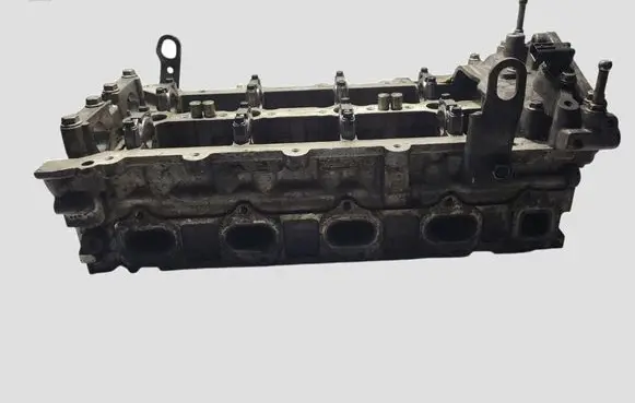 Opel Antara Engine head