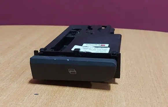 Audi A3 S3 A3 Sportback 8P Dashboard storage box/compartment 8P0941561 8P0941561H