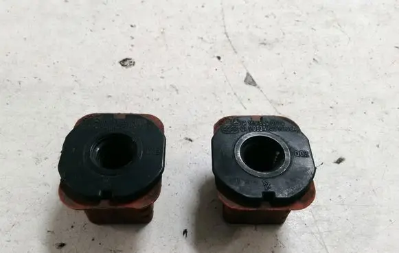 Radiator mount bracket