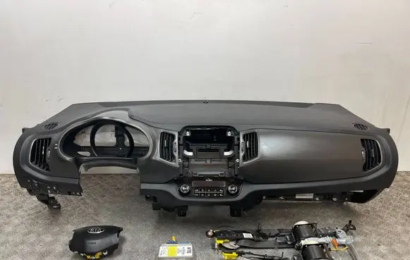 KIA Sportage Radio/GPS head unit trim 