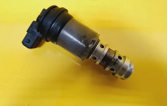BMW 3 E90 E91 Camshaft vanos timing valve 1707323