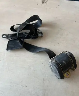 Volkswagen Jetta II Front seatbelt 193857705A