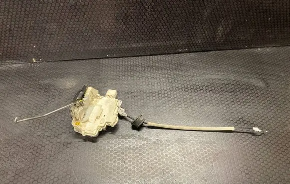 Audi A6 S6 C6 4F Front door lock 4F1837015