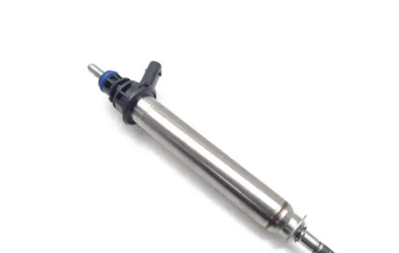 Mercedes-Benz A W176 Fuel injector A2560700187 0261500397