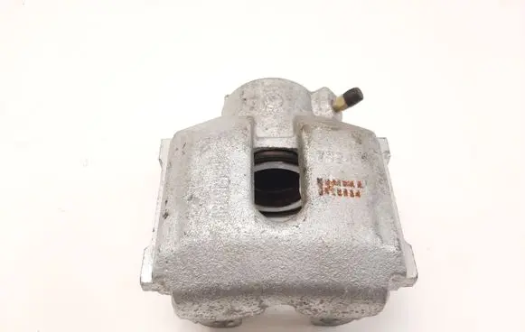 BMW 5 E39 Front brake caliper