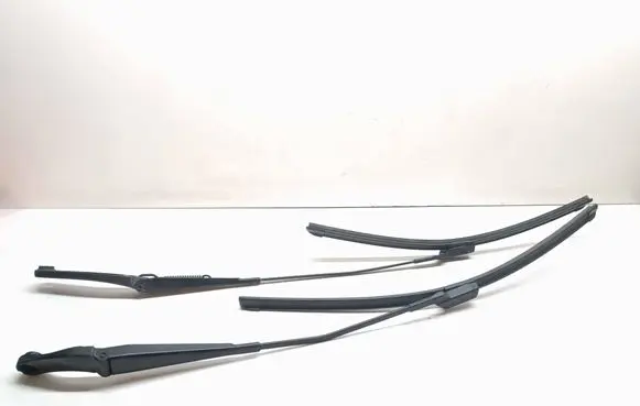 Audi A5 8T 8F Front wiper blade arm 8T1955407 8T1955408