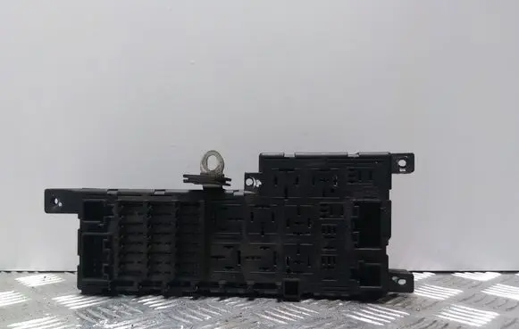 Volvo V70 Fuse module 518829106 30728008
