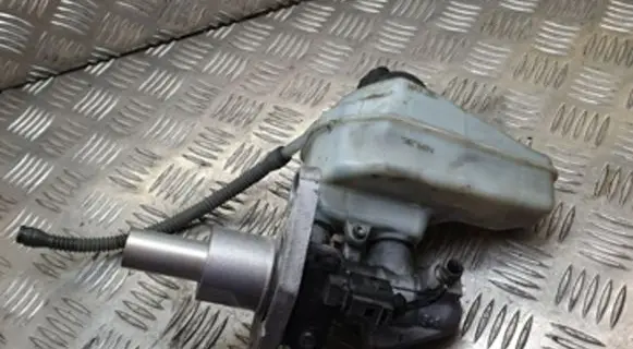 Skoda Octavia Mk2 (1Z) Master brake cylinder 03355890101
