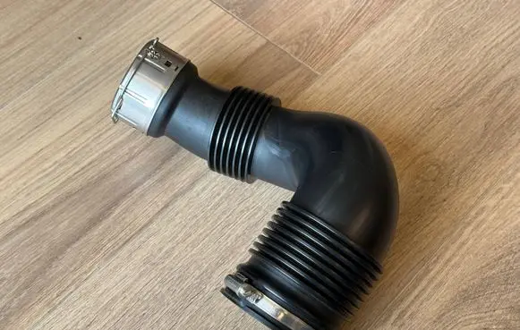 Air intake hose/pipe