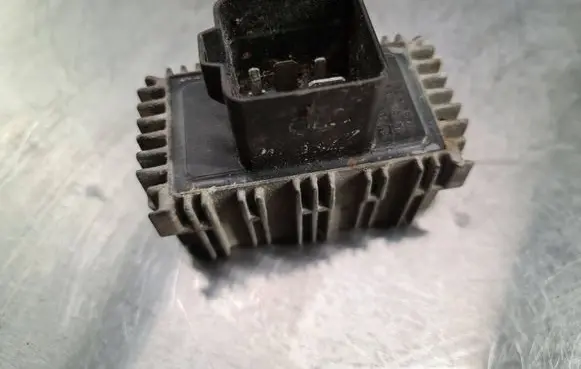 Opel Zafira A Glow plug pre-heat relay 09132691 51299008