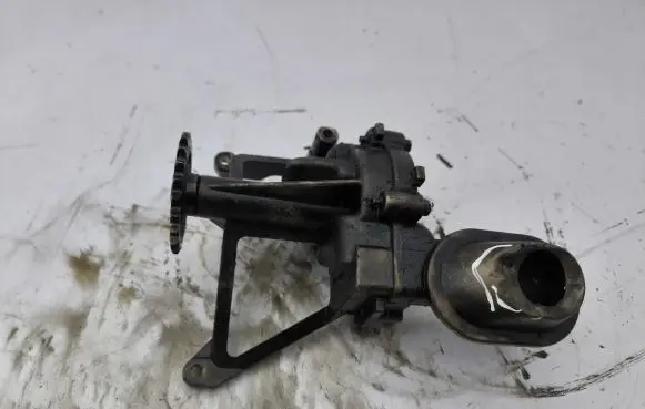 Ford Kuga I Oil pump 9682393380