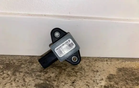 Jeep Cherokee Airbag deployment crash/impact sensor P56038976AA 56038976AA