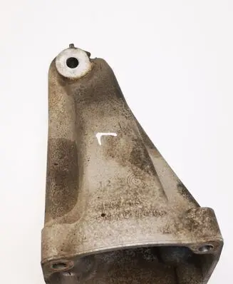 Mercedes-Benz C W204 Engine mounting bracket A6462230704