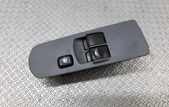 Mitsubishi Colt Electric window control switch MR587477