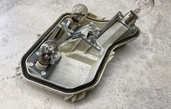 Audi A4 S4 B7 8E 8H Tail light bulb cover holder 484062R