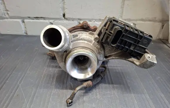 BMW 1 E82 E88 Turbo 781018902 7673780009 01P04871F