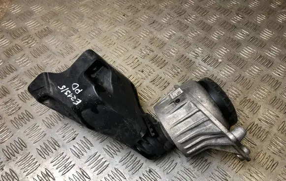 Mercedes-Benz E W213 Engine mount bracket A2132400600