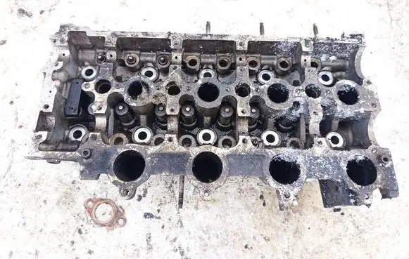 Volvo V50 Engine head 9641752610