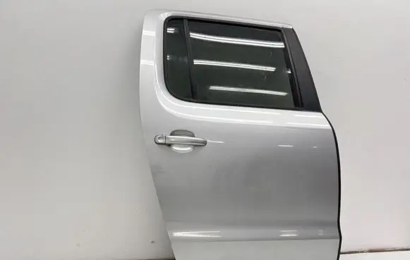 Volkswagen Amarok Rear door 