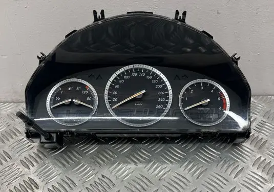 Mercedes-Benz C W204 Speedometer (instrument cluster) A2045405848