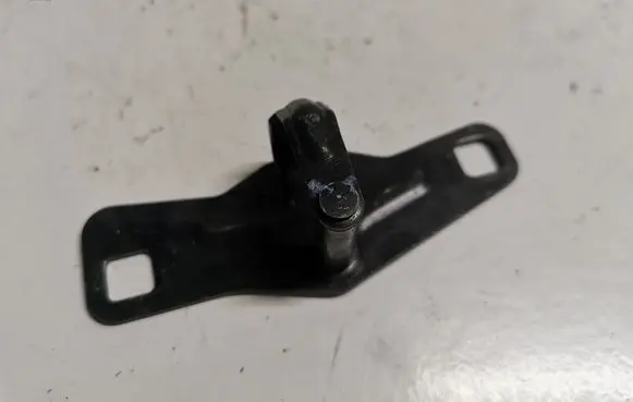 Audi A5 8T 8F Loading door lock loop/hook striker 8T0827507