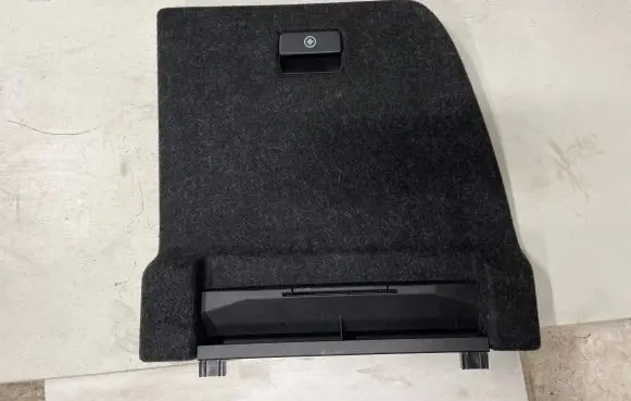 Trunk/boot lower side trim panel