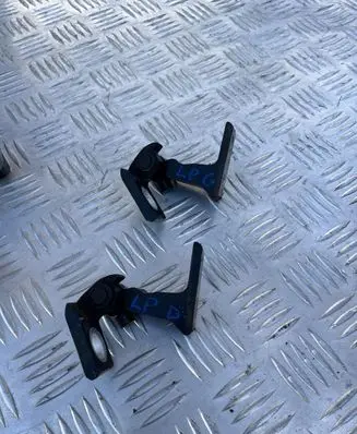 Audi A3 S3 8V Front door hinge set VW16249