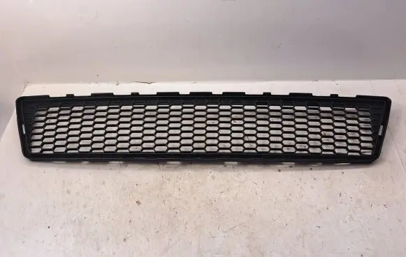 Toyota Verso Front bumper lower grill 53112OF040 531120F040