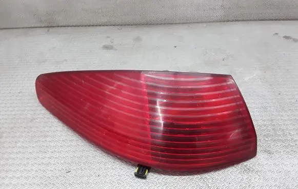 Peugeot 607 Rear/tail lights 2543G