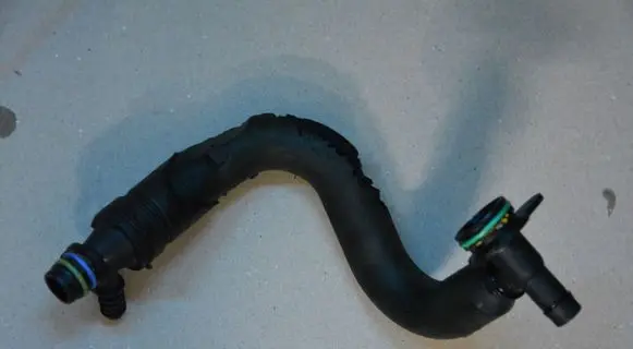 Volkswagen Golf VII Engine coolant pipe/hose 04E103202A