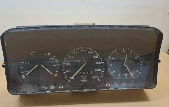 Volkswagen PASSAT B3 Speedometer (instrument cluster) 5220029110