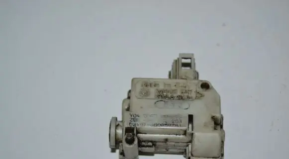 Audi A6 Allroad C5 Central locking motor 