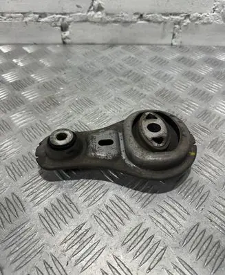 Mercedes-Benz Vito Viano W447 Gearbox mount A4472400110