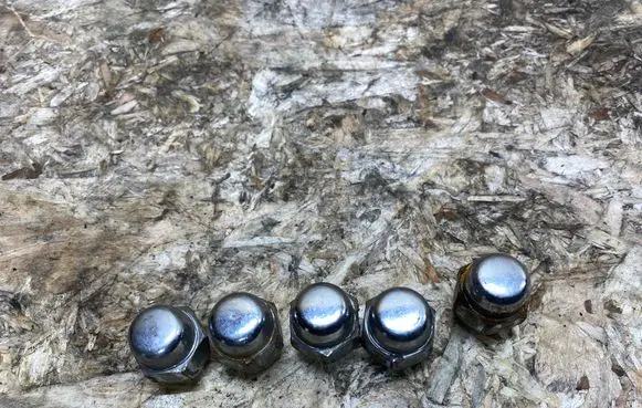 Nissan 350Z Nuts/bolts 