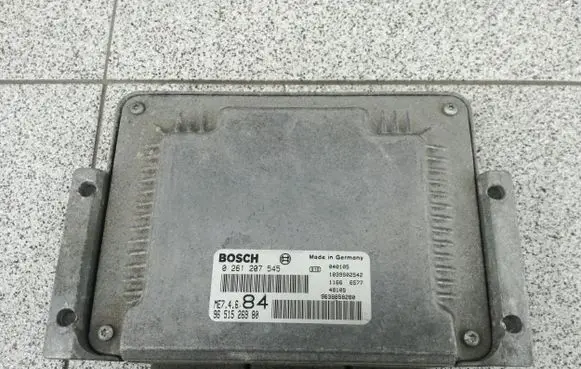 Peugeot 5008 Engine control unit/module 96261207545