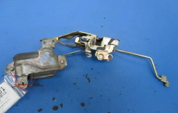 Mitsubishi Space Wagon Front door lock