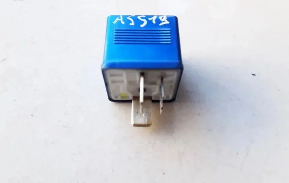 Audi A4 S4 B5 8D Other relay 8A0951253 899587