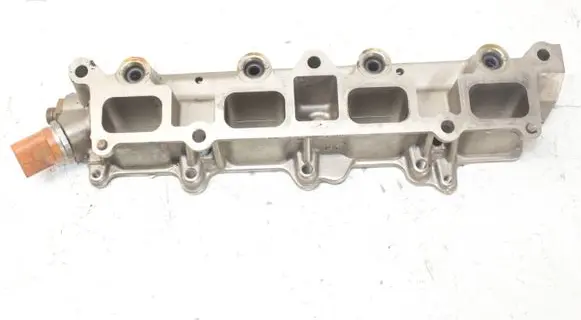 Volkswagen Tiguan Intake manifold GK284AHB